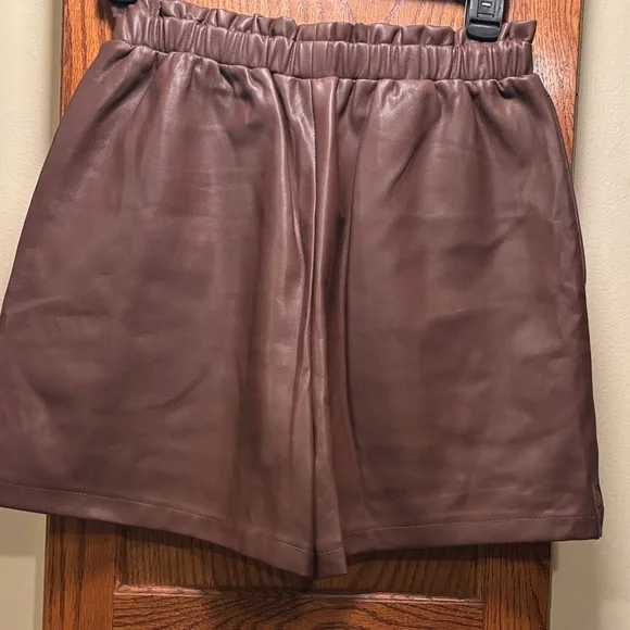 ASOS Design Brown Shorts with pockets - Size 2 (waist:24”) - Picture 7 of 9